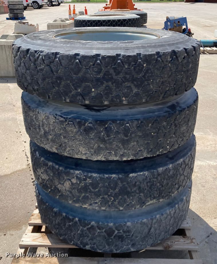 image for item HN9899 (8) 11R22.5 tires