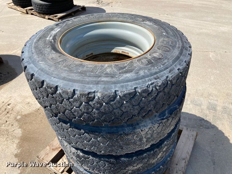 image for item HN9899 (8) 11R22.5 tires