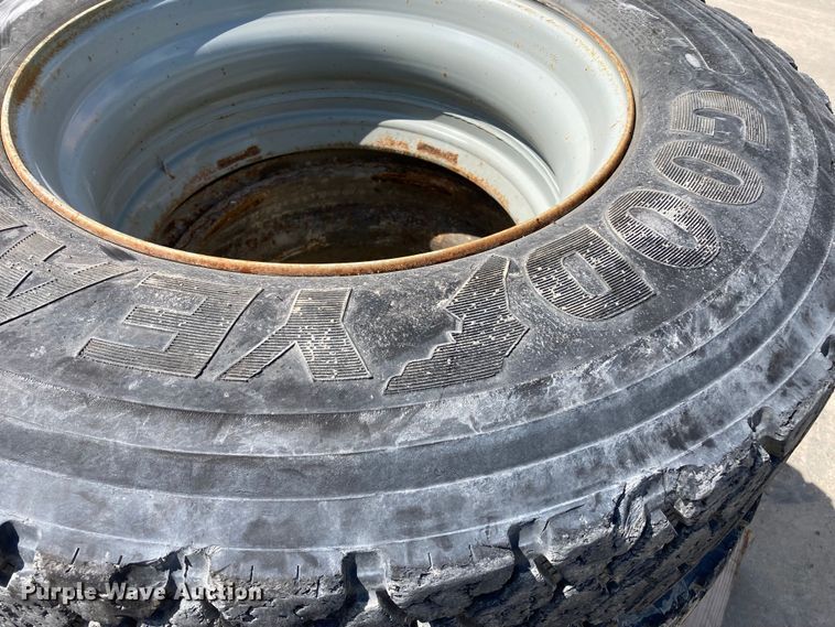 image for item HN9899 (8) 11R22.5 tires