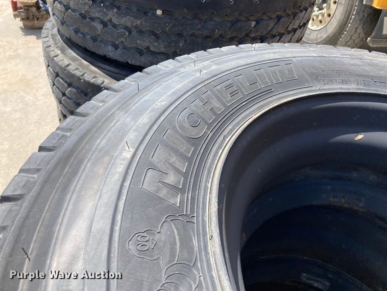 image for item HN9900 (8) Michelin XZY3 11R22.5 tires