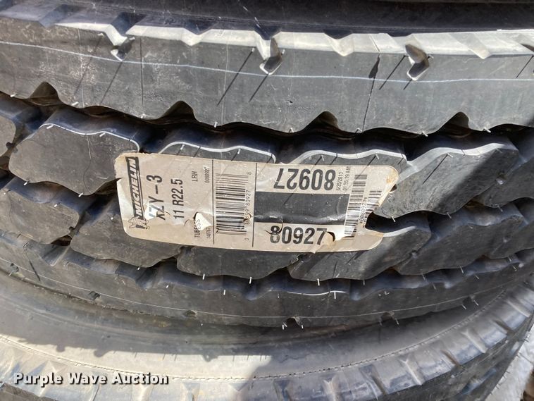image for item HN9900 (8) Michelin XZY3 11R22.5 tires