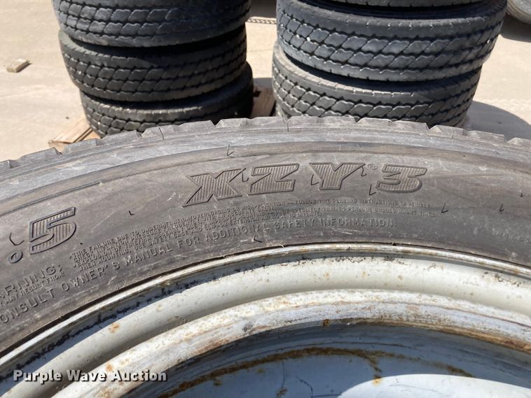 image for item HN9901 (8) Michelin XZY3 11R22.5 tires