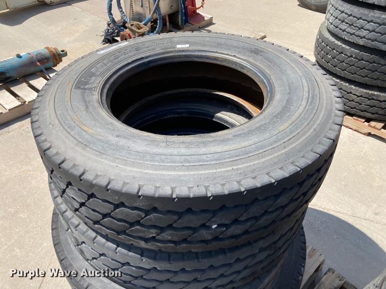 image for item HN9901 (8) Michelin XZY3 11R22.5 tires