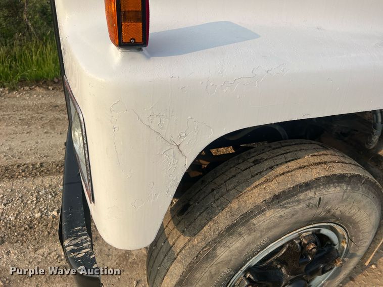 image for item II9021 1983 International 1754  flatbed truck