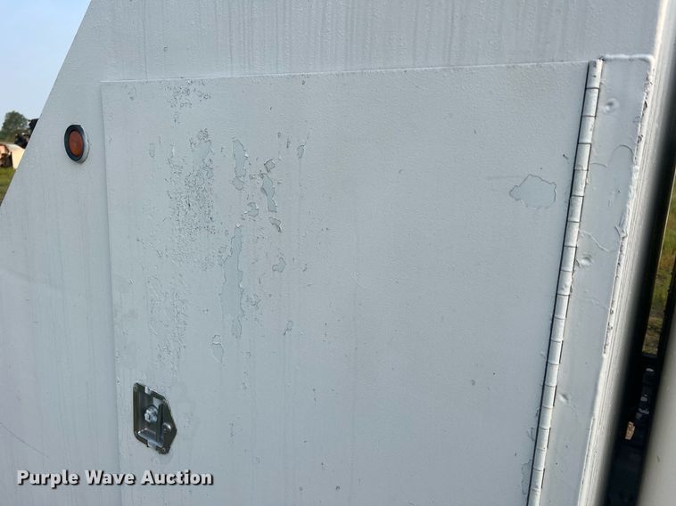 image for item II9021 1983 International 1754  flatbed truck