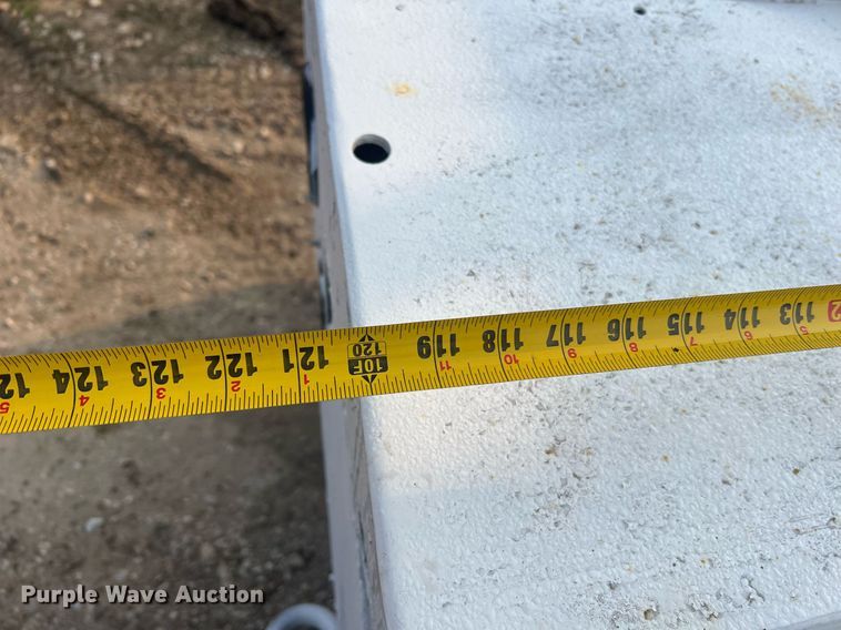 image for item II9021 1983 International 1754  flatbed truck