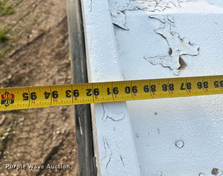 image for item II9021 1983 International 1754  flatbed truck