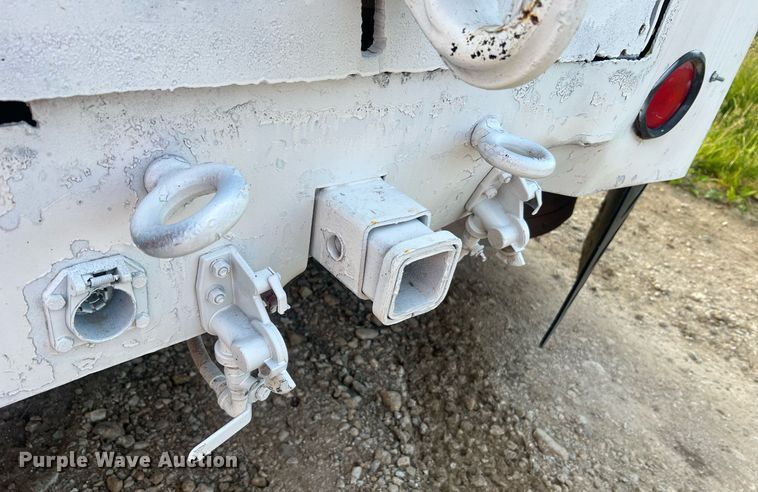 image for item II9021 1983 International 1754  flatbed truck