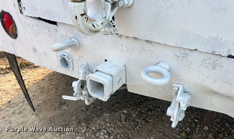 image for item II9021 1983 International 1754  flatbed truck