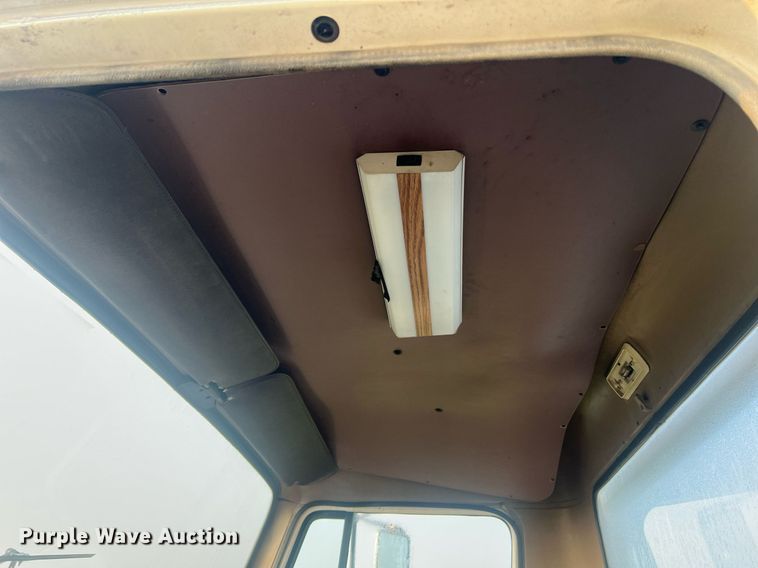 image for item II9021 1983 International 1754  flatbed truck