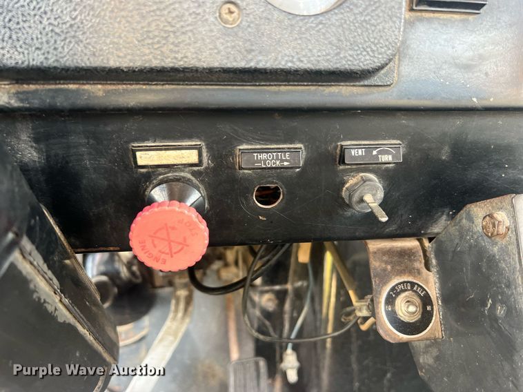 image for item II9021 1983 International 1754  flatbed truck