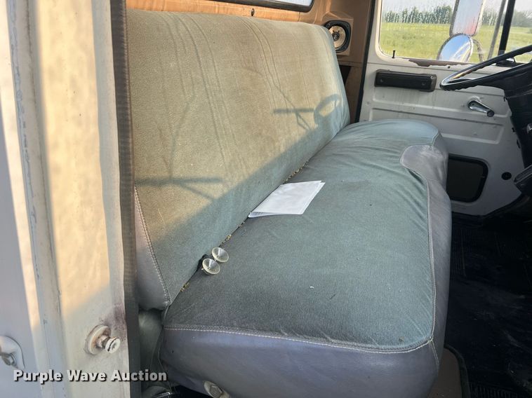 image for item II9021 1983 International 1754  flatbed truck