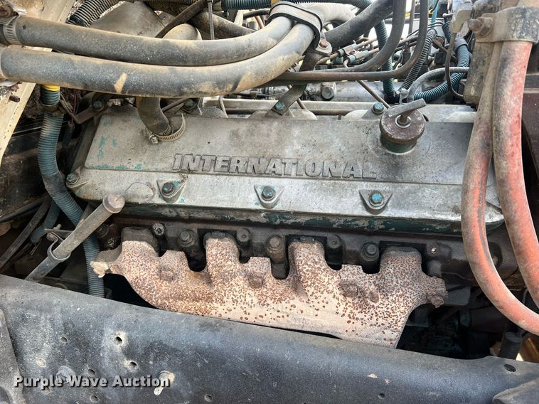 image for item II9021 1983 International 1754  flatbed truck