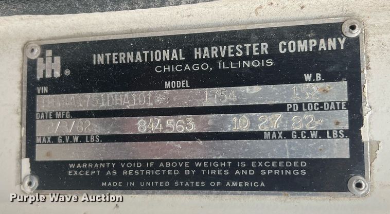 image for item II9021 1983 International 1754  flatbed truck