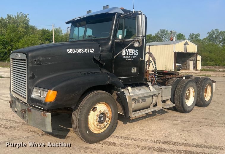 image for item II9022 1999 Freightliner FLD  semi truck