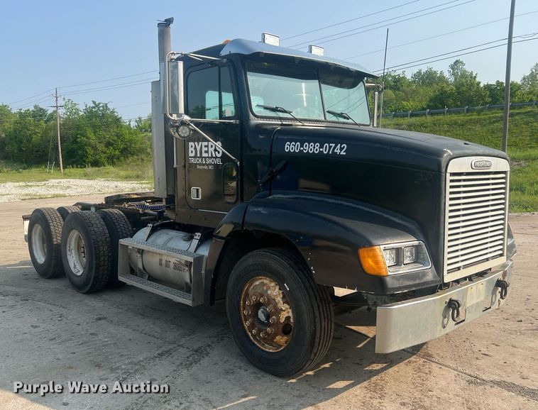 image for item II9022 1999 Freightliner FLD  semi truck
