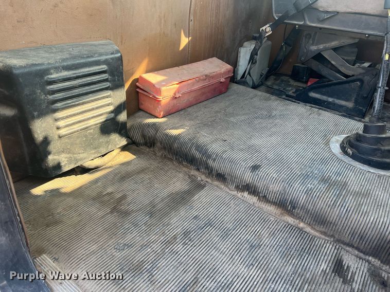 image for item II9022 1999 Freightliner FLD  semi truck