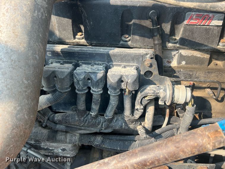 image for item II9022 1999 Freightliner FLD  semi truck