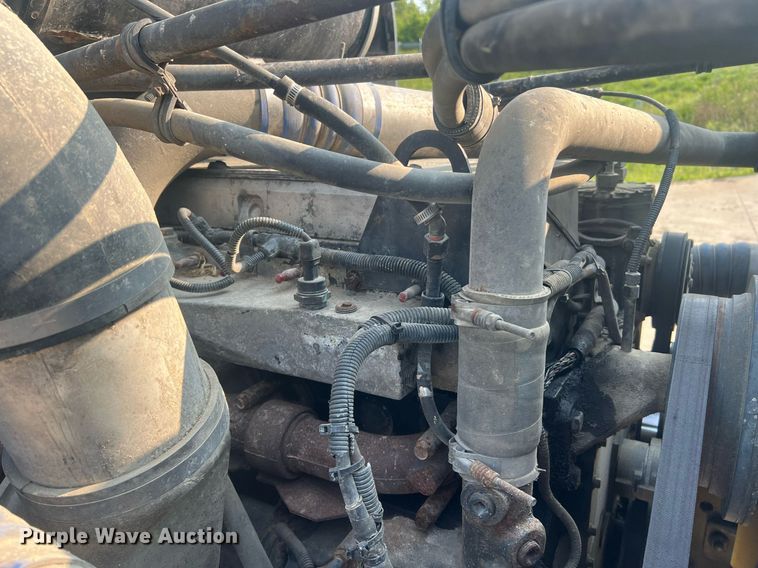 image for item II9022 1999 Freightliner FLD  semi truck