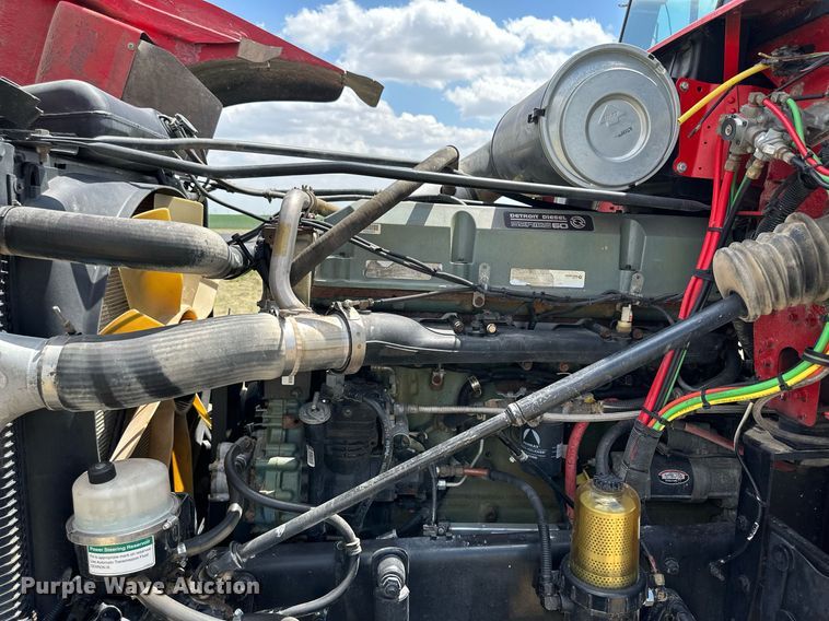 image for item JJ9938 2006 Freightliner FLD120  semi truck