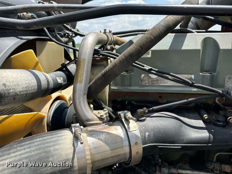 image for item JJ9938 2006 Freightliner FLD120  semi truck