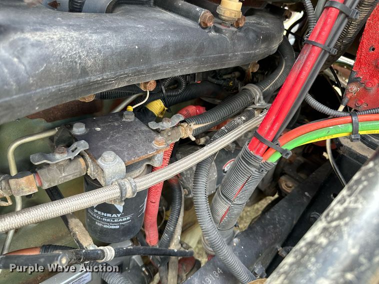 image for item JJ9938 2006 Freightliner FLD120  semi truck