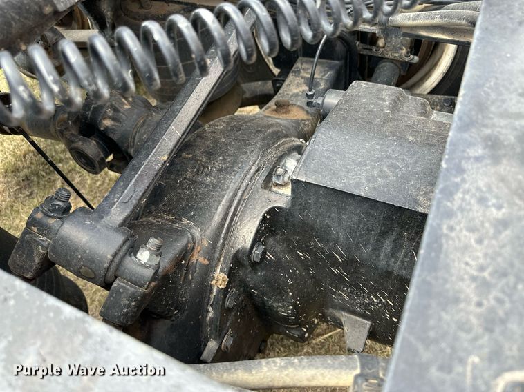 image for item JJ9938 2006 Freightliner FLD120  semi truck