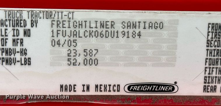 image for item JJ9938 2006 Freightliner FLD120  semi truck