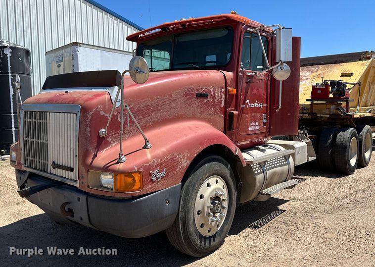 image for item JJ9958 1994 International Eagle 9400  semi truck