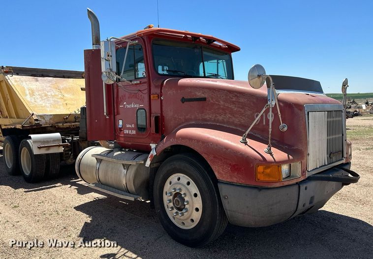 image for item JJ9958 1994 International Eagle 9400  semi truck