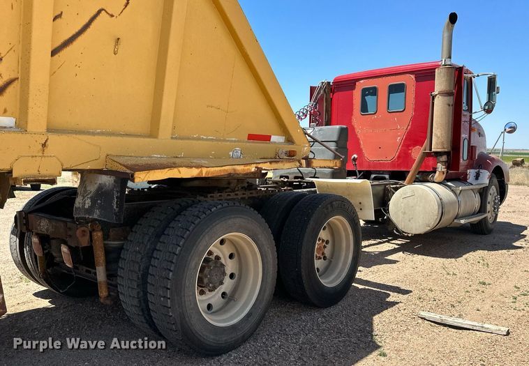 image for item JJ9958 1994 International Eagle 9400  semi truck