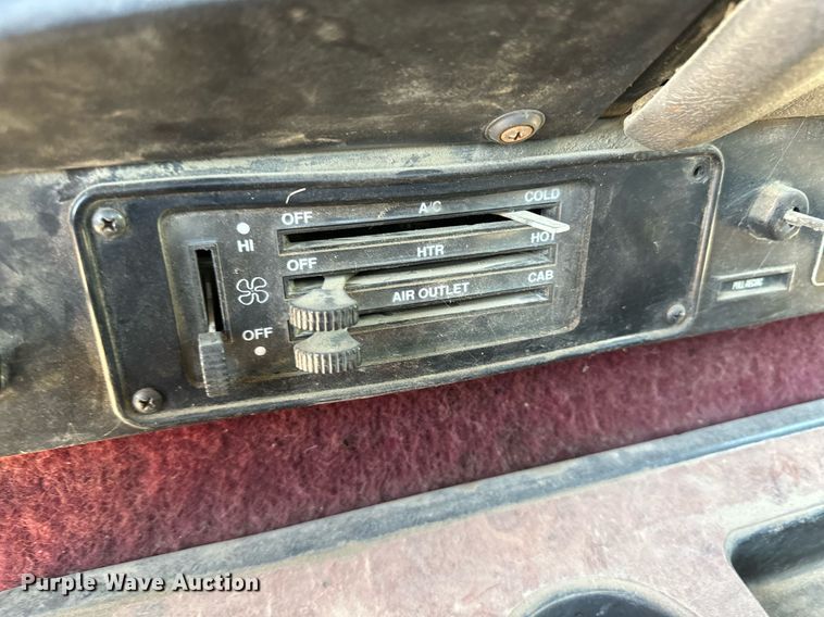 image for item JJ9958 1994 International Eagle 9400  semi truck