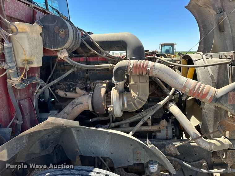 image for item JJ9958 1994 International Eagle 9400  semi truck