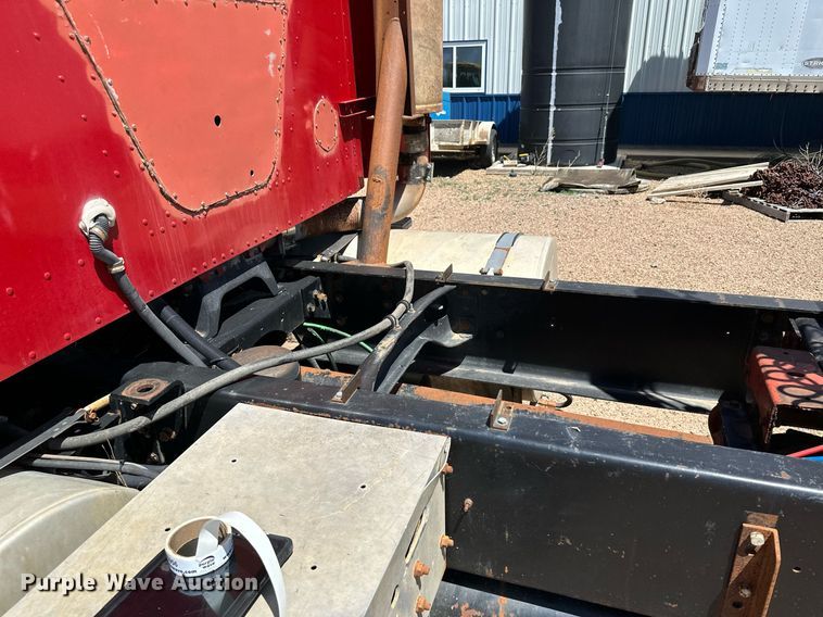 image for item JJ9958 1994 International Eagle 9400  semi truck