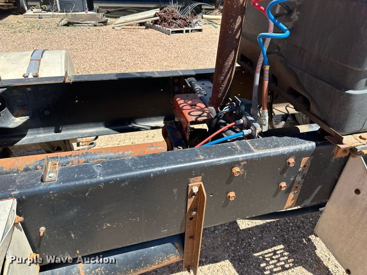 image for item JJ9958 1994 International Eagle 9400  semi truck