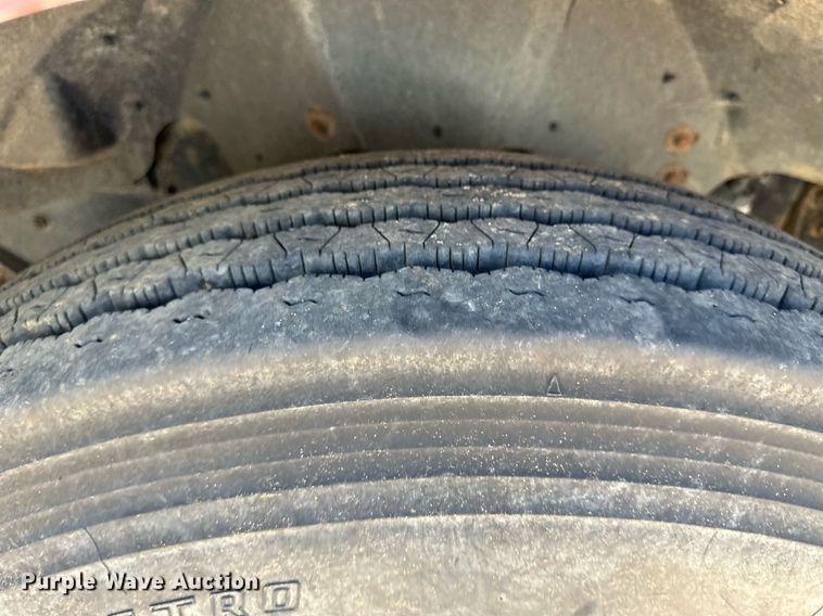 image for item JJ9958 1994 International Eagle 9400  semi truck