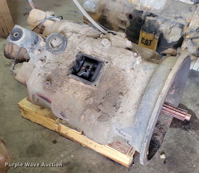 image for item JO9136 Eaton Fuller  transmission