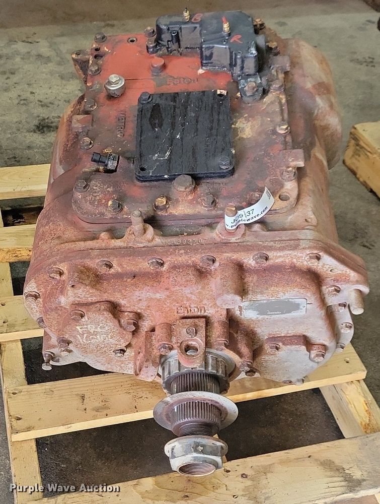 image for item JO9137 Eaton Fuller FRO162100  engine