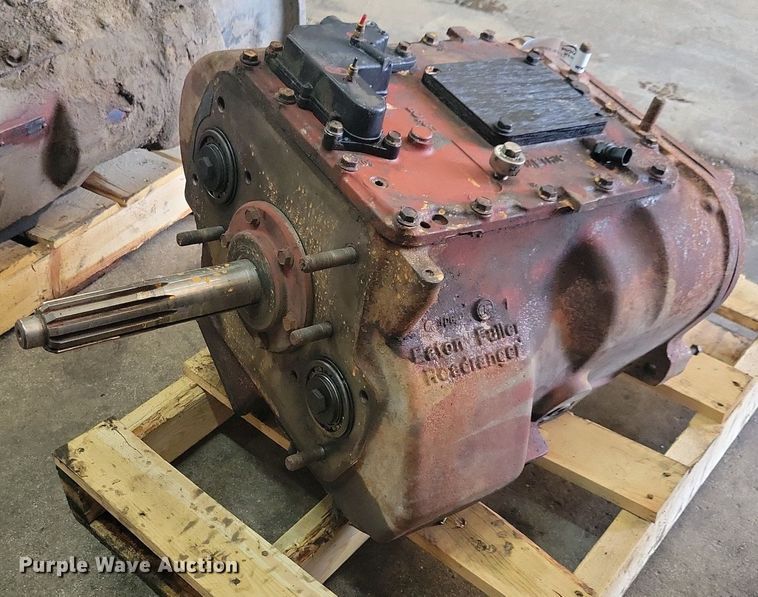 image for item JO9137 Eaton Fuller FRO162100  engine