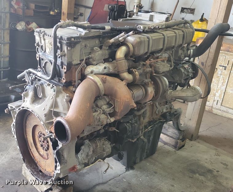image for item JO9138 Detroit Diesel DD15  engine