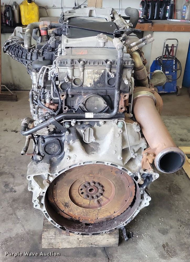 image for item JO9138 Detroit Diesel DD15  engine