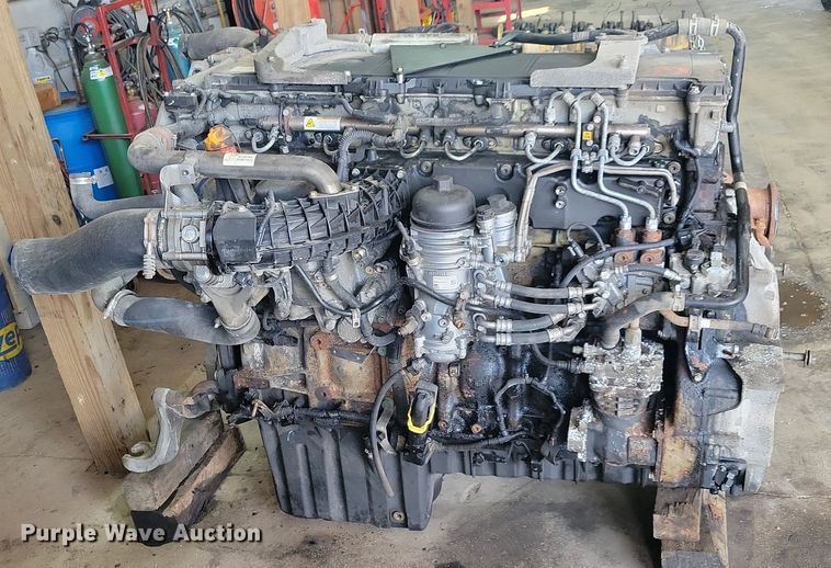 image for item JO9138 Detroit Diesel DD15  engine