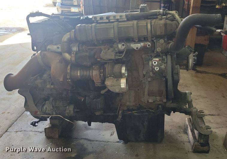 image for item JO9138 Detroit Diesel DD15  engine