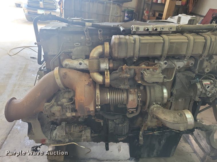 image for item JO9138 Detroit Diesel DD15  engine