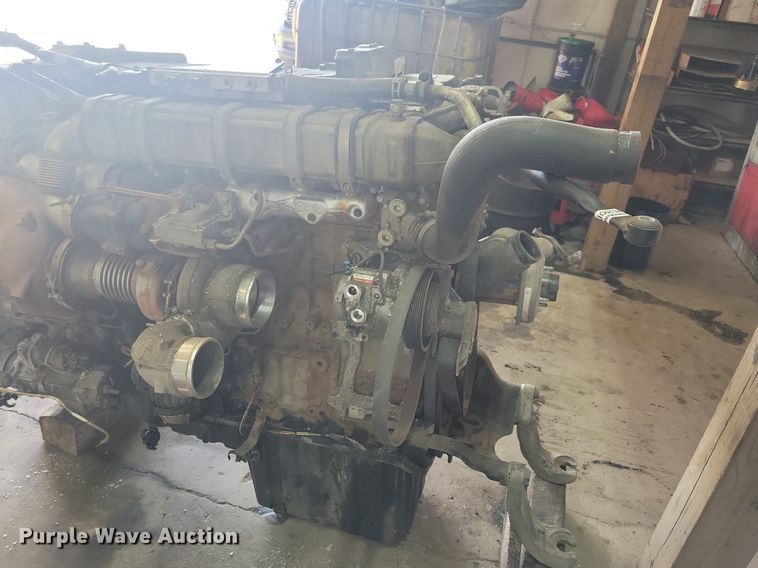 image for item JO9138 Detroit Diesel DD15  engine