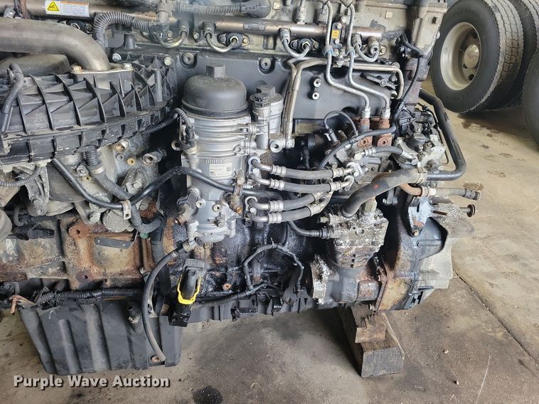 image for item JO9138 Detroit Diesel DD15  engine