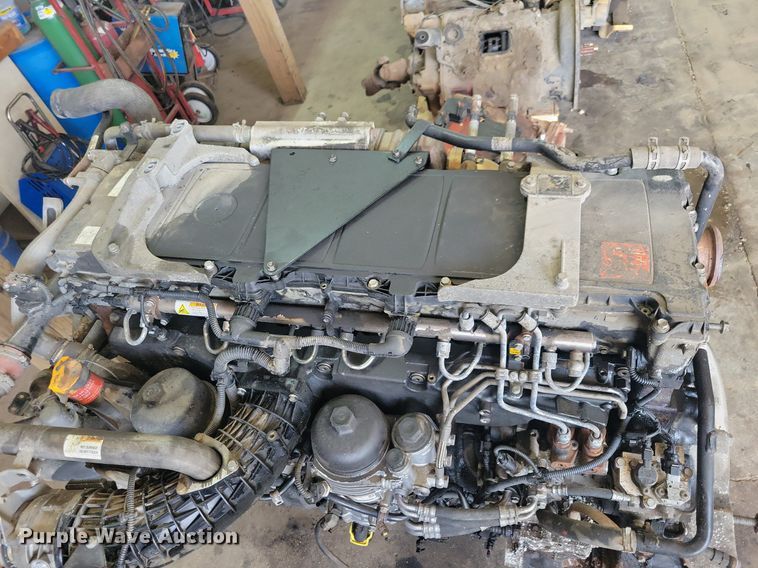 image for item JO9138 Detroit Diesel DD15  engine
