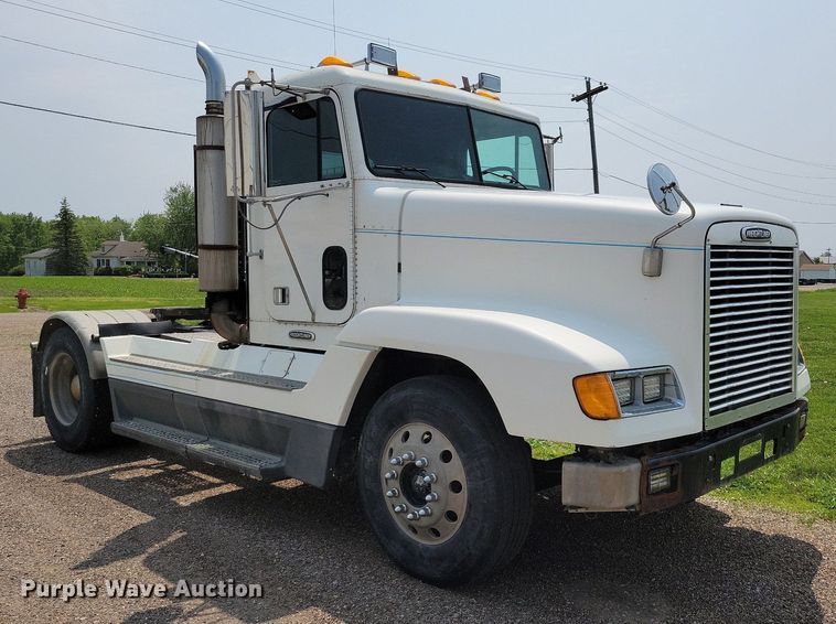 image for item JO9146 1999 Freightliner FLD  semi truck