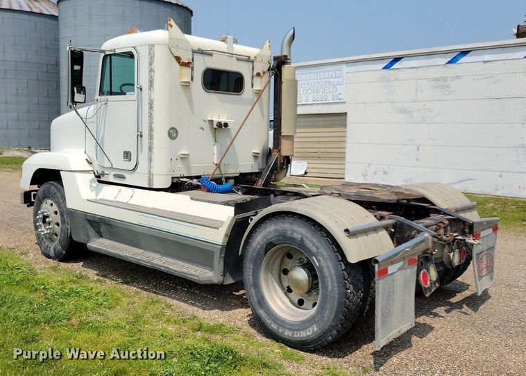 image for item JO9146 1999 Freightliner FLD  semi truck