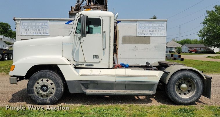 image for item JO9146 1999 Freightliner FLD  semi truck